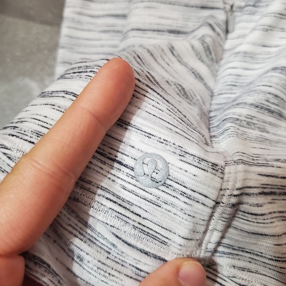 Lululemon Close to Crossing Long Sleeve *Rulu. White, Grey. Striped. Size XS - Picture 8 of 12
